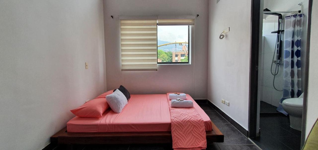 Hostel Metro Floresta Alojamiento Medellín Extérieur photo