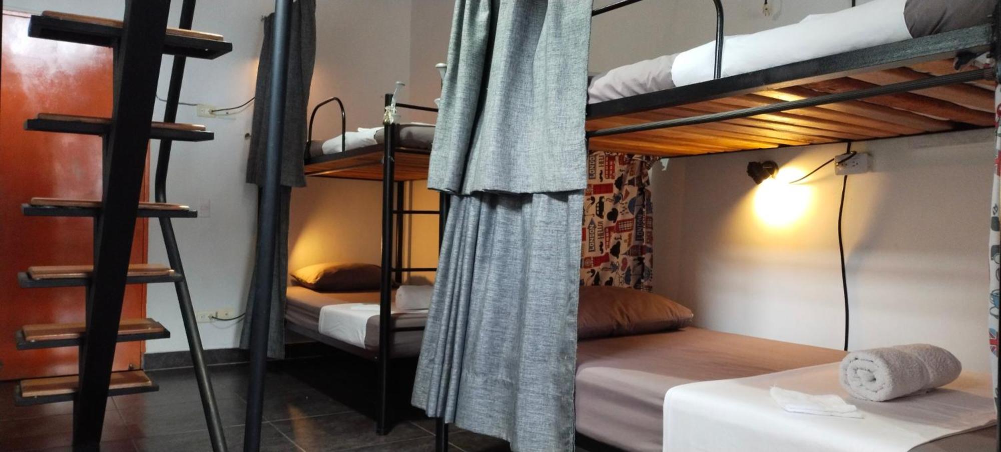 Hostel Metro Floresta Alojamiento Medellín Extérieur photo