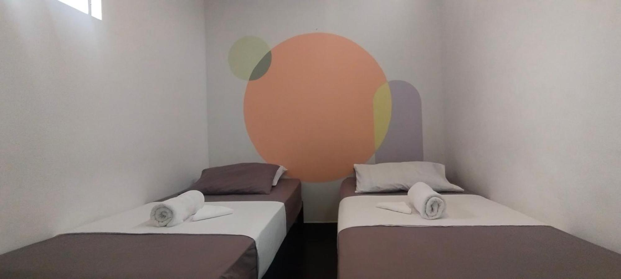 Hostel Metro Floresta Alojamiento Medellín Extérieur photo