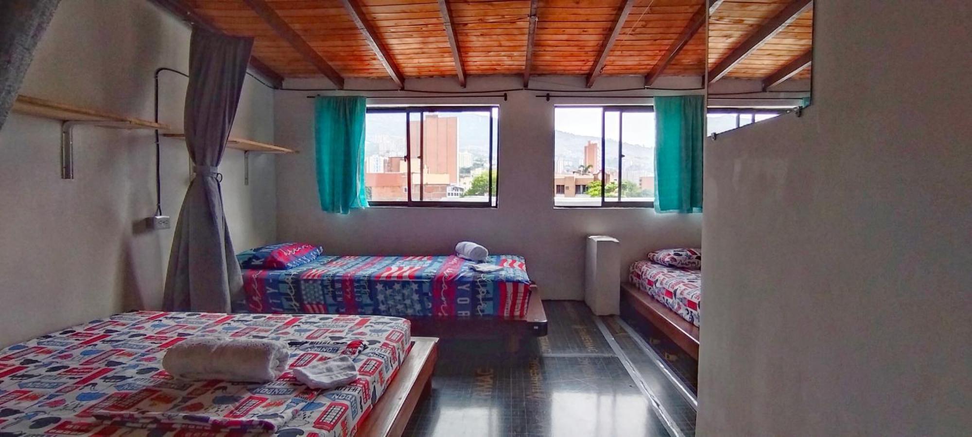 Hostel Metro Floresta Alojamiento Medellín Extérieur photo